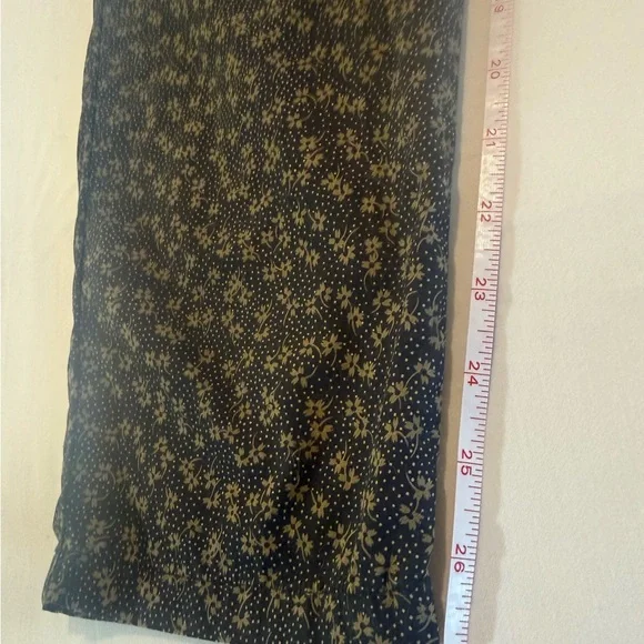 GAP 100% Cotton, Black Pants with Gold Floral Design, Front Pleats, Vintage - Picture 8 of 9